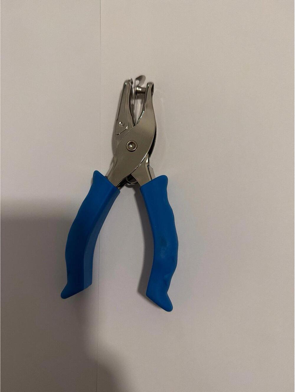 Handheld Hole Puncher with Blue Grip Office Tool